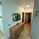 Lita House - 2 Bedroom * Tirana