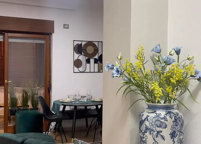 Lita House - 2 Bedroom Lägenhet Tirana