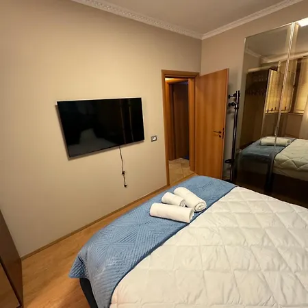 Lita House - 2 Bedroom * Tirana