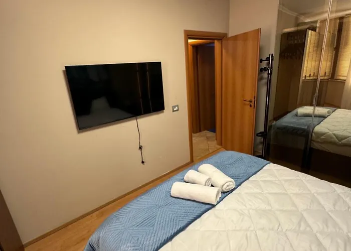 Lita House - 2 Bedroom * Tirana