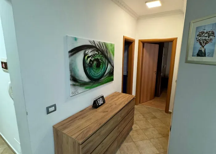 Lita House - 2 Bedroom * Tirana